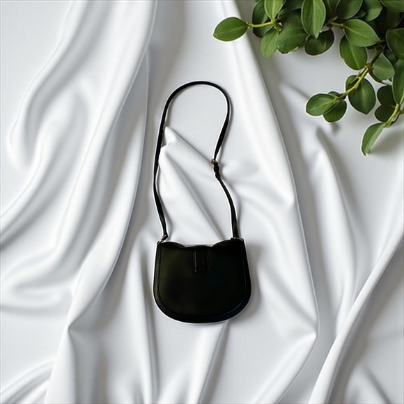 Michael Kors Gabby Small Hobo Crossbody Bag Black MK Logo Gold Hardware Purse - Picture 3 of 10